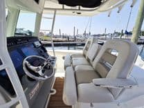 best yacht sales deals Boston Whaler Outrage - Boston Whaler