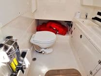 Boston Whaler Outrage 33