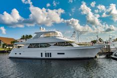 Buy a yacht Claire 85 E