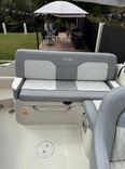 Sea Ray 220 Sundeck - SEA RAY