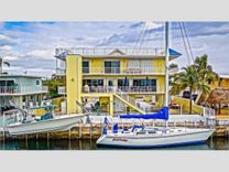 Buy a 42 CATALINA 1990 - Catalina Yachts at Shestakov Yacht Sales