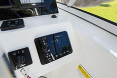 best yacht sales deals Sea Pro 240 Dual Console