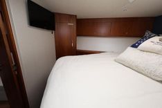 Buy a yacht - - Hatteras