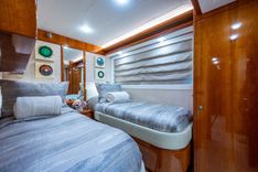 Buy a La Bella Vita 830 at Shestakov Yacht Sales