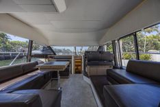 Купить яхту AURA 520 в Shestakov Yacht Sales