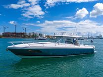 Лучшая цена на Intrepid 407 Cuddy 2019