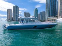 Купить яхту Intrepid 407 Cuddy 2019 в Shestakov Yacht Sales