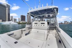 Купить яхту Intrepid 407 Cuddy - Intrepid в Shestakov Yacht Sales