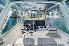 Купить яхту Intrepid 407 Cuddy 407 Cuddy в Shestakov Yacht Sales