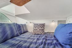 Купить яхту Intrepid 407 Cuddy в Shestakov Yacht Sales