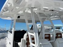 Купить яхту 2024 Everglades 395 cc 2024 в Shestakov Yacht Sales