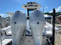 2023 Everglades 273CC 27