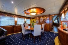 the best price on MISS DUNIA 2008