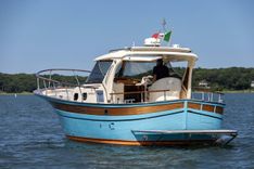 Buy a 2022 Fratelli Aprea Sorrento 32 Hard Top 31 at Shestakov Yacht Sales