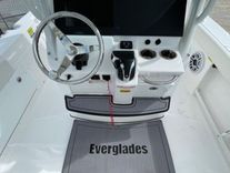Лучшая цена на 2023 Everglades 235CC 25