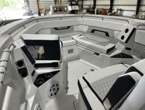 Купить яхту 2024 Blackfin 302CC - Blackfin в Shestakov Yacht Sales