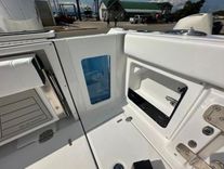 Стоимость яхты 2024 Blackfin 302 DC 32