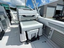 Купить яхту 2024 Blackfin 302 DC 2024 в Shestakov Yacht Sales