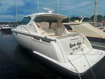 the best price on 2007 Tiara Yachts 4300 Sovran 4300 Sovran