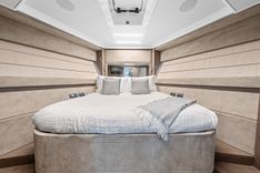 FUNSEEKER Ferretti Yacht 550