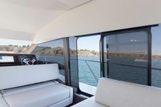 Buy a yacht Prestige 520 2021