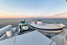 the best price on Vita Brevis 75