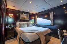 Лучшая цена на MISS CHRISTINE - Trinity