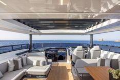 the best price on Pearl 82 82