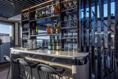 the best price on Pearl 82 2025