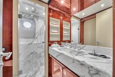 Продажа яхты 2017 Azimut 30 Metri 95