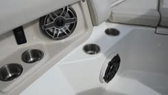 Лучшая цена на 35 ft 2020 Boston Whaler 350 Realm, Yacht Kings 2020