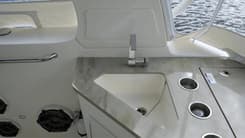 35 ft 2020 Boston Whaler 350 Realm, Yacht Kings 2020