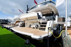 Buy a yacht Pearl 82 2025
