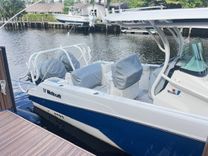 Buy a 2019 WELLCRAFT 262F 26 at Shestakov Yacht Sales