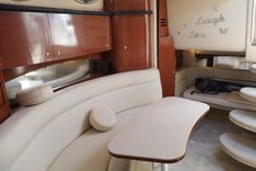 Купить яхту 2003 Sea Ray 320 Sundancer в Shestakov Yacht Sales