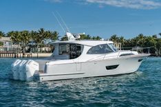Buy a ECLIPSE 505 Shadow Hull #001 50 at Shestakov Yacht Sales