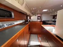 best yacht sales deals Beneteau Oceanis 48 47