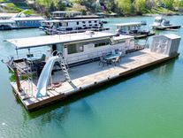 77 Sumerset 14 x 58 Aluminum Hull with Catwalks - SUMERSET HOUSEBOATS