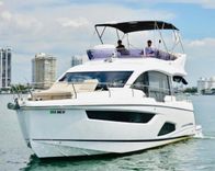 best yacht sales deals La Vida Boca