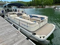 02 Bennington 257L Pontoon NLSQ - BENNINGTON