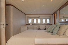 best yacht sales deals MANGUSTA 92 2005