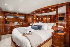the best price on SEA GRACE 2009