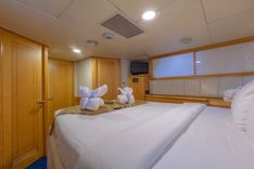 Buy a yacht Fortune Elephant - ALLOY