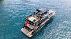 27 M DELUXE MOTOR YACHT - Falcon Yachts price