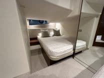 Купить яхту Princess V40 Sunbed (V40174) - PRINCESS в Shestakov Yacht Sales