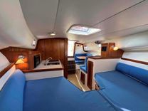 the best price on LUNA - HUNT YACHTS