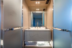 Buy a EFFORTLESS Fly 68 at Shestakov Yacht Sales