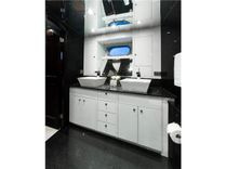 the best price on UNBRIDLED 1995