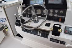 best yacht sales deals IT'S A WRAP 33