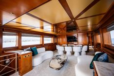 the best price on AQUILA 121